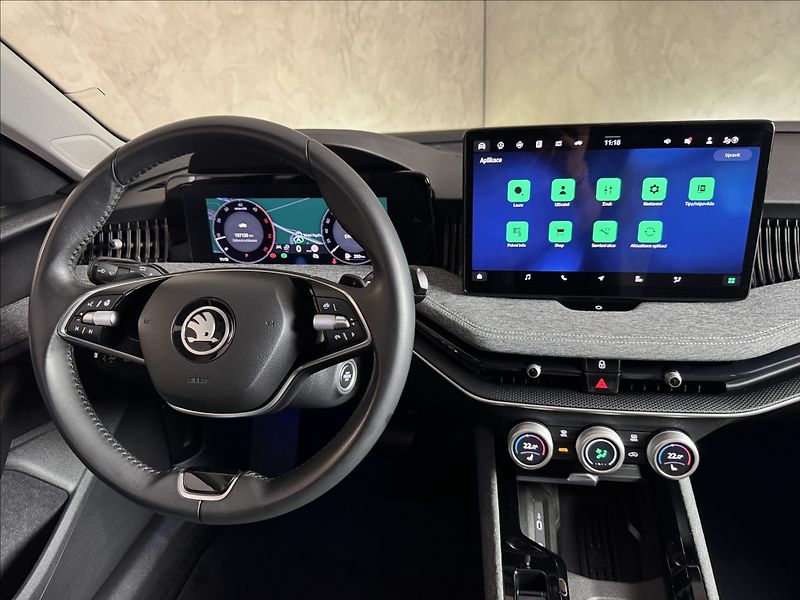 Škoda Superb 2,0 TDi  DSG Selection Assist - fotka 19 z 50
