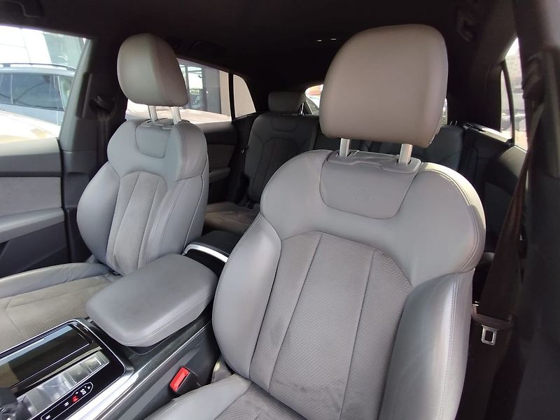 Audi Q8 50TDI Quattro S-Line, ČR, DPH - fotka 22 z 31
