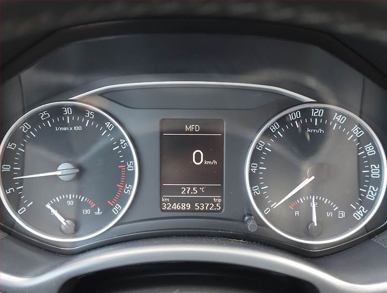 Škoda Octavia (2010) Elegance 2.0 TDI, Xenony - fotka 11 z 15