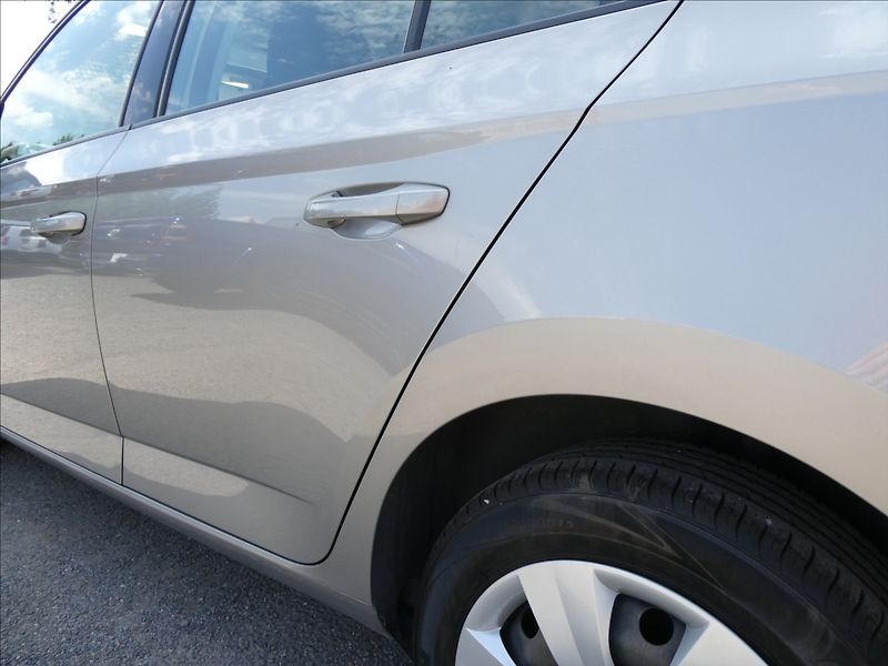 Škoda Fabia 1,4 TDi 66kW 2.majitel,servisk - fotka 16 z 44