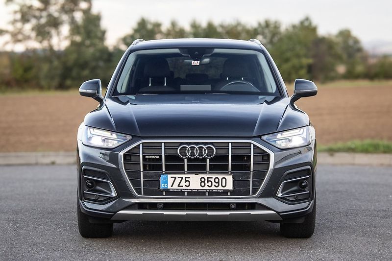 Audi Q5 - fotka 2 z 32