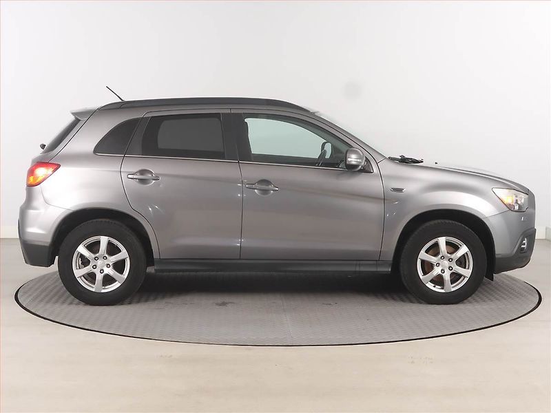 Mitsubishi ASX (2010) 1.8 DI-D MIVEC, Xenony - fotka 6 z 15