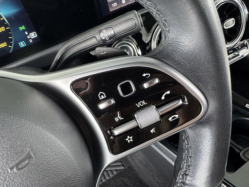 Mercedes-Benz Třídy A 200 Aut*120kW*LED*REZERVACE! - fotka 25 z 35