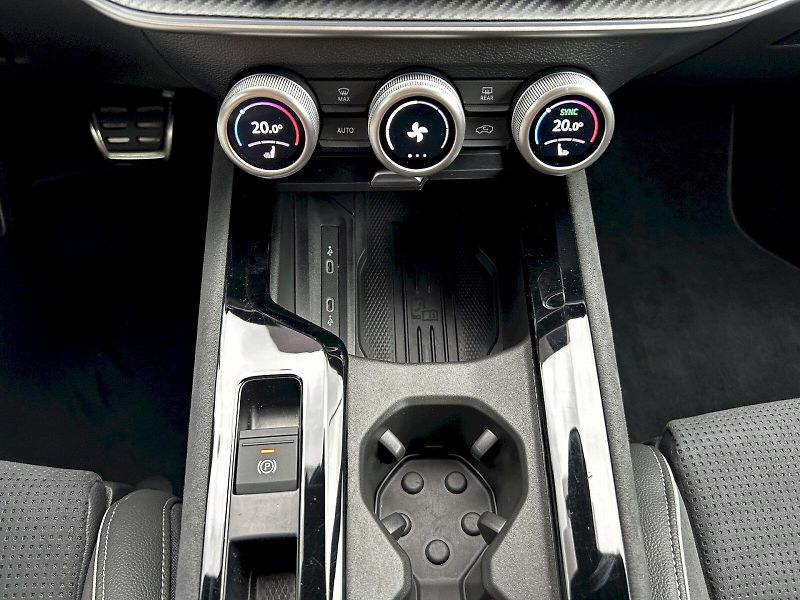 Škoda Superb (2025) Combi 2.0 TDI 110kW DSG SportL - fotka 24 z 35