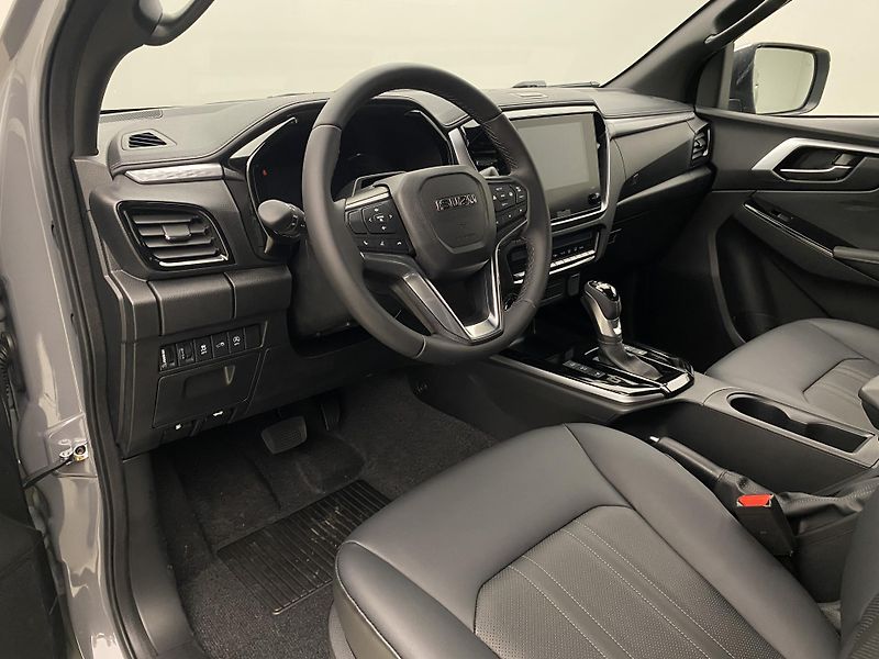 Isuzu D-Max (2026) Double Cab 2,2 LS 4x4 AUT - fotka 19 z 35