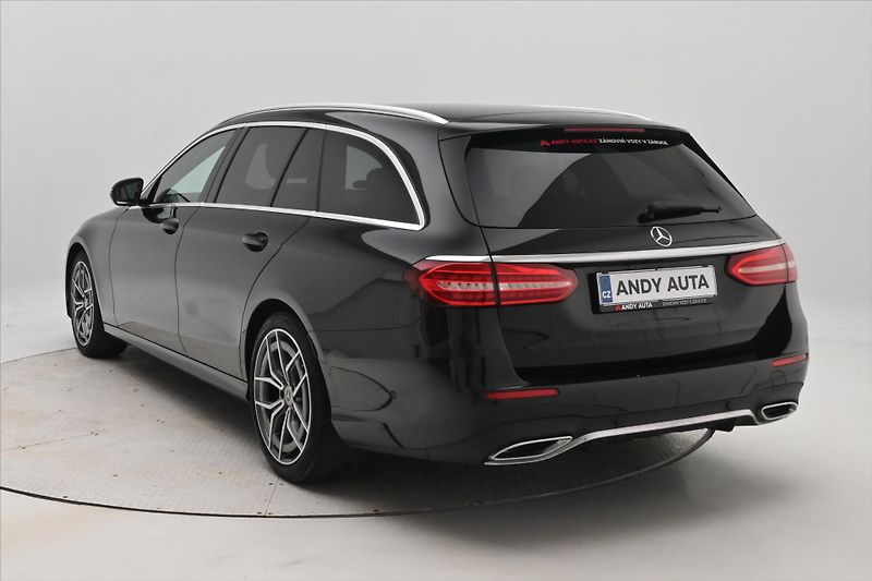 Mercedes-Benz Třídy E 2,0 220D 147kW 9G-TRONIC Záruk - fotka 7 z 30