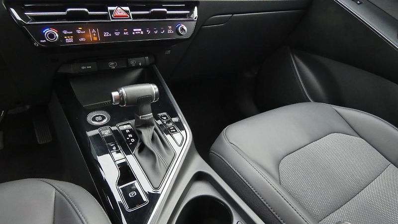 Kia Niro 1.6 GDI HEV DCT Comfort - fotka 6 z 21