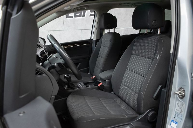 Volkswagen Touran 2.0TDI TAŽNÉ*WEBASTO*DPH*ČR 1M - fotka 11 z 51