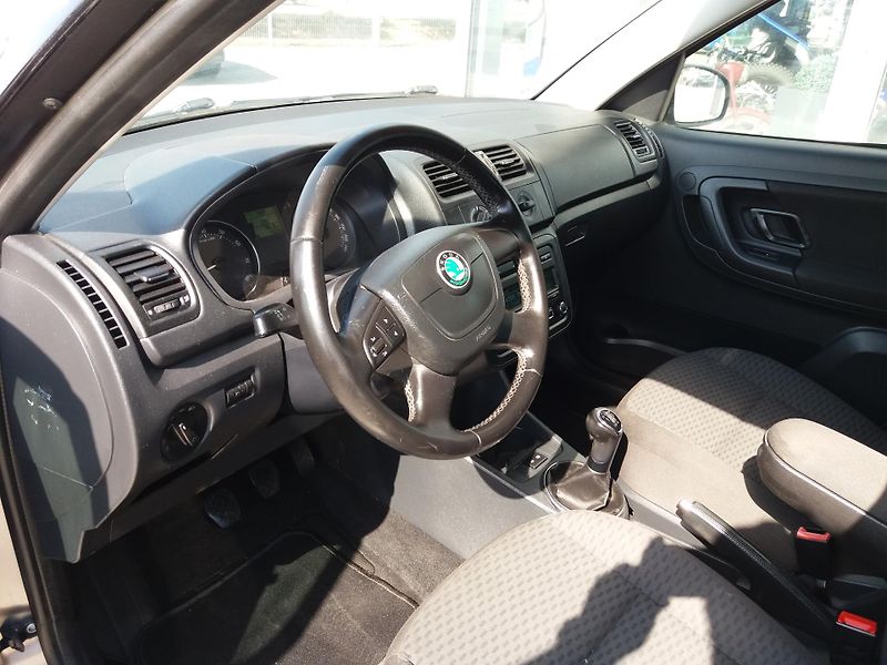 Škoda Roomster 1.2TSi,63kW,KLIMA,1.MAJITE-ČR! - fotka 12 z 25
