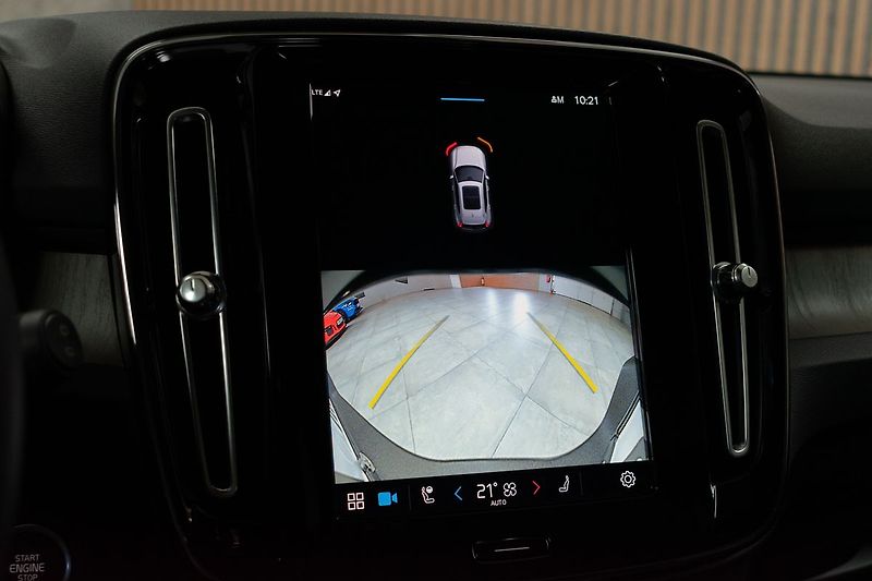 Volvo XC40 B4 AWD KAMERY360*HARMAN*ČR 1.M - fotka 23 z 42