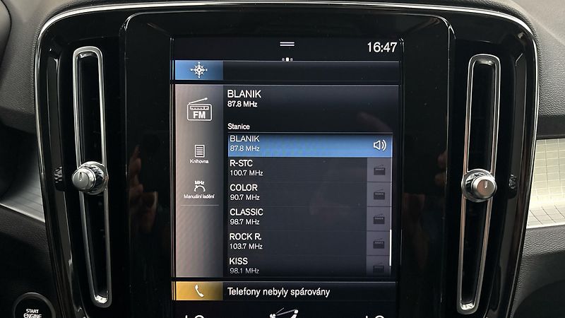 Volvo XC40 2.0 T3 AUT Momentum Pro - fotka 11 z 27