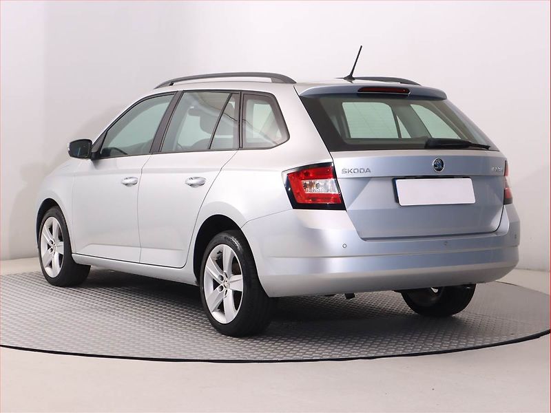 Škoda Fabia (2017) Style 1.0 TSI, Automat - fotka 4 z 22