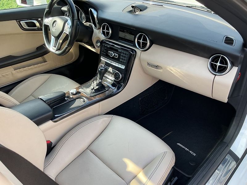Mercedes-Benz SLK 250 AMG - fotka 15 z 20
