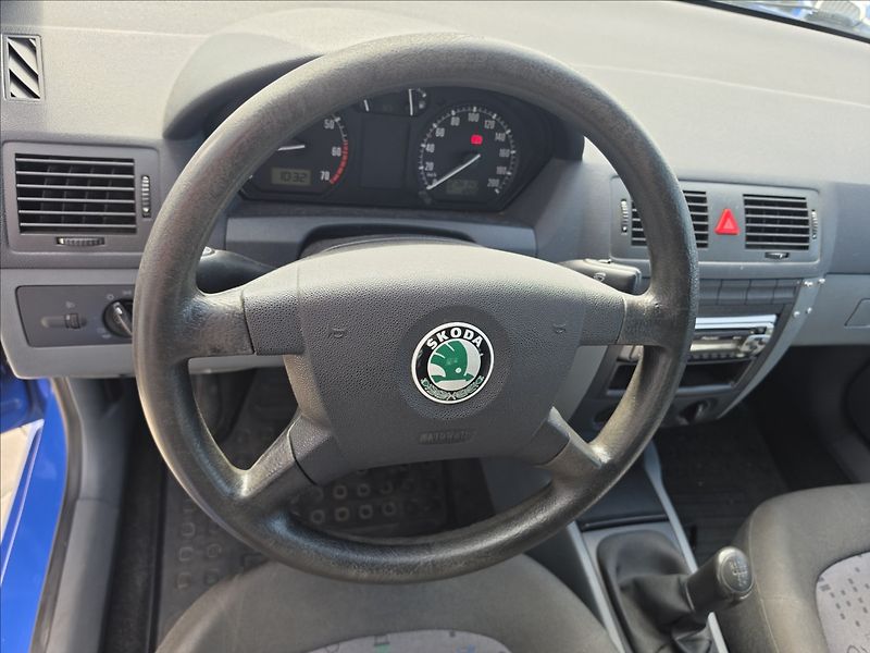 Škoda Fabia 1,2 HTp Clasic SERVISOVÁNO - fotka 12 z 37