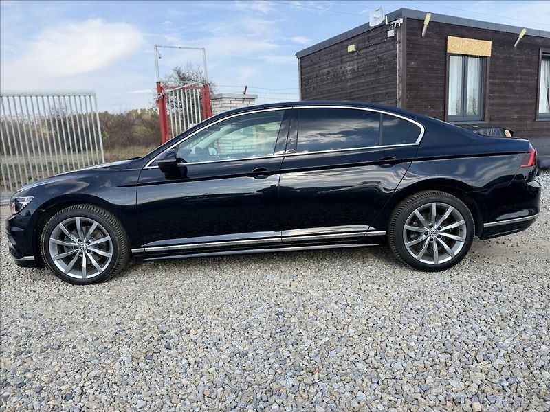 Volkswagen Passat 2,0 110kW R-LINE 93tKm ČR DPH - fotka 8 z 41