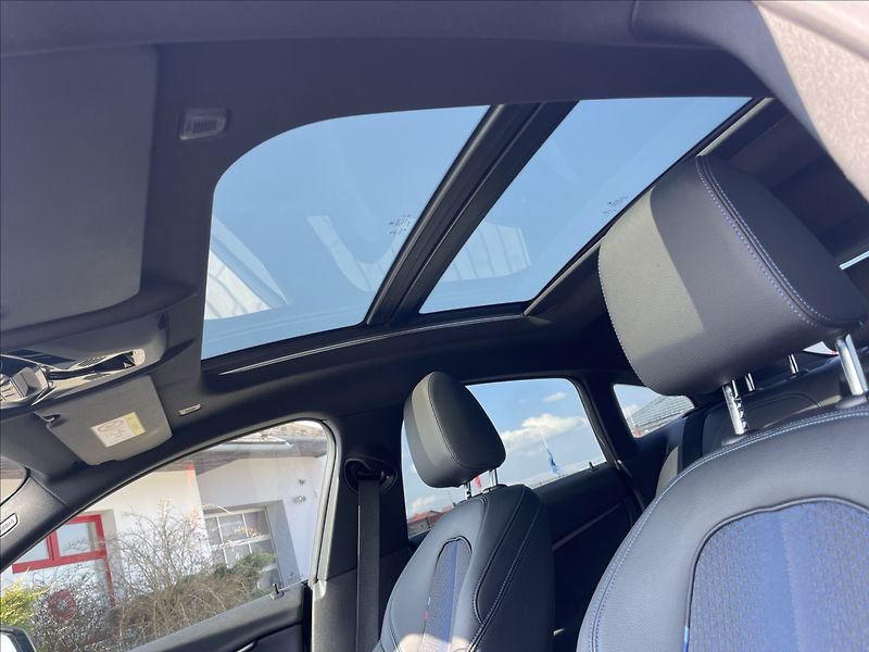 BMW Řada 2 2,0 Grand Coupe 140kw Mpaket A - fotka 21 z 33