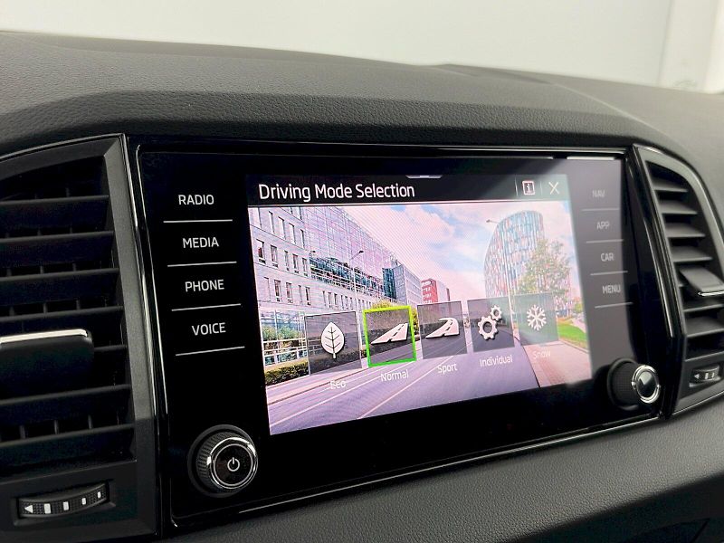 Škoda Karoq (2026) DSG 2.0 TDI 110 kW 4x4 Sportli - fotka 14 z 35