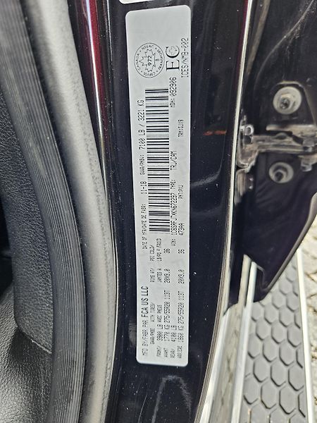 RAM 1500 (2019) 5.7HEMI + LPG LARAMIE - fotka 37 z 38