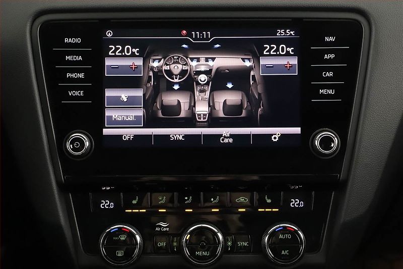 Škoda Octavia (2019) 1.5 TSI, Navi, Tempomat - fotka 15 z 17