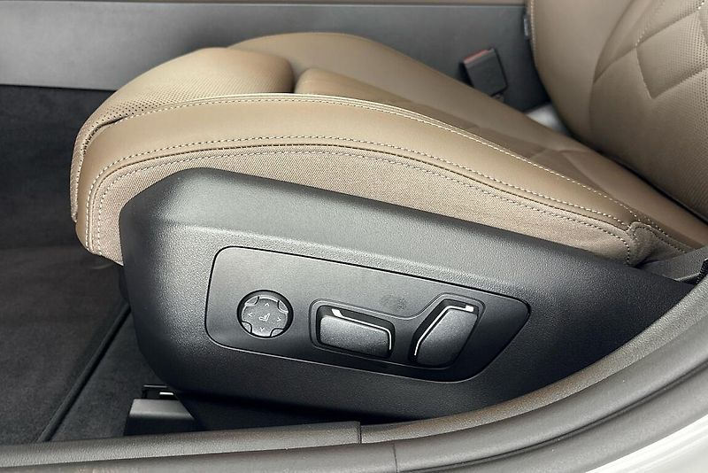 BMW Řada 5 540d xDrive Touring - fotka 6 z 17