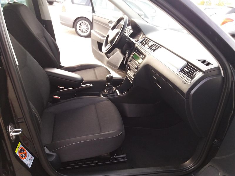 Škoda Rapid 1.2TSi,77kW,TAŽNY,NOVÉ-ROZVODY - fotka 14 z 24