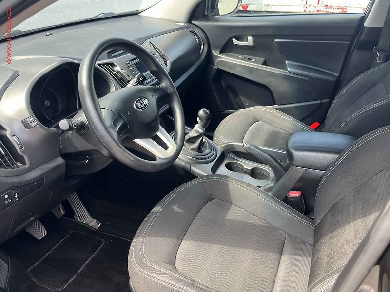 Kia Sportage (2013) 1.6GDi, ČR, AC - fotka 9 z 13