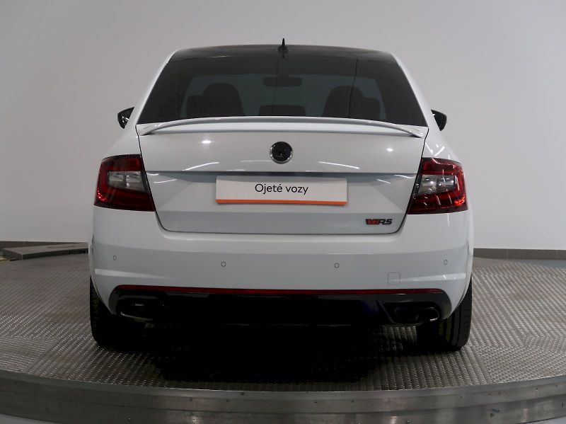 Škoda Octavia (2017) RS 230 2.0TSI 169KW NAVI MANUÁ - fotka 9 z 37