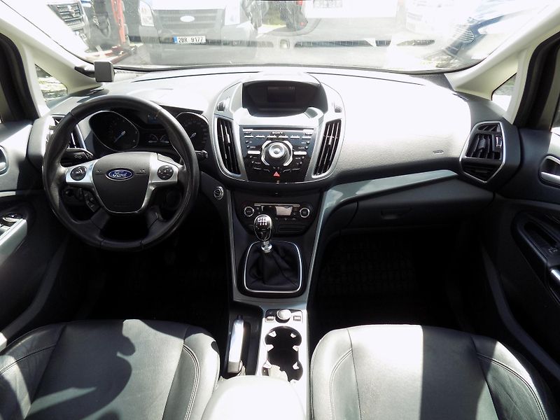 Ford Grand C-MAX 2,2 TDCI 103 KW AUTO/AC, TEMP - fotka 27 z 45