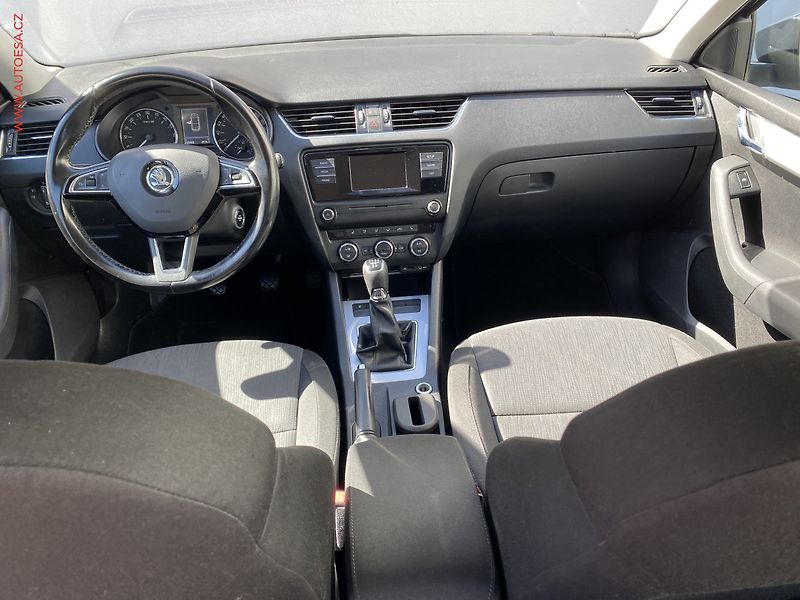 Škoda Octavia (2016) 1.6 TDi, ČR, Style, výhřev - fotka 8 z 15