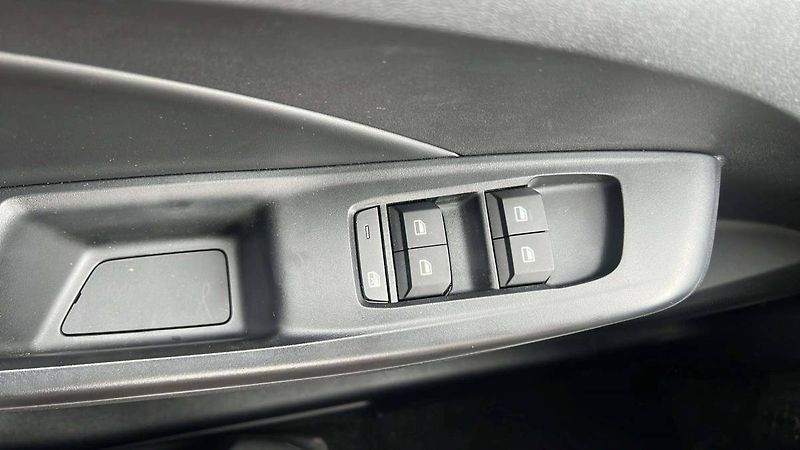 MG MG3 ICE EXCITE 1.5L (85kW/116k) MT - fotka 22 z 36