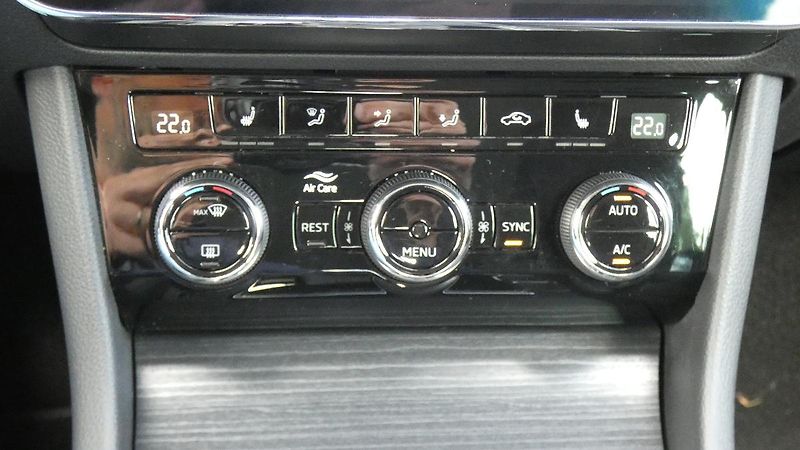 Škoda Superb 2,0 TDI 147kw 4x4 DSG Style - fotka 17 z 27