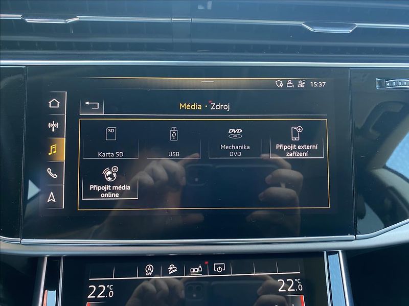 Audi Q8 3,0 55TFSi quattro Sport - fotka 32 z 47