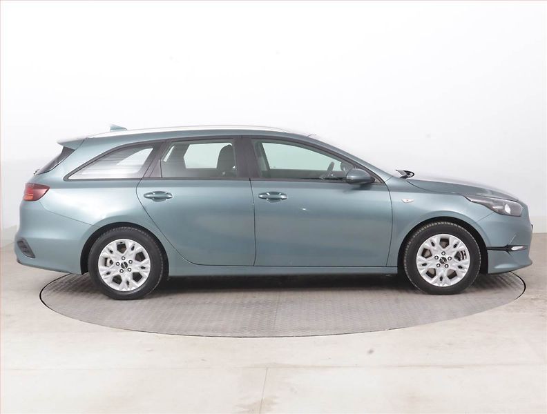 Kia Ceed (2023) Spin 1.0 T-GDI, SPIN, DPH - fotka 6 z 15