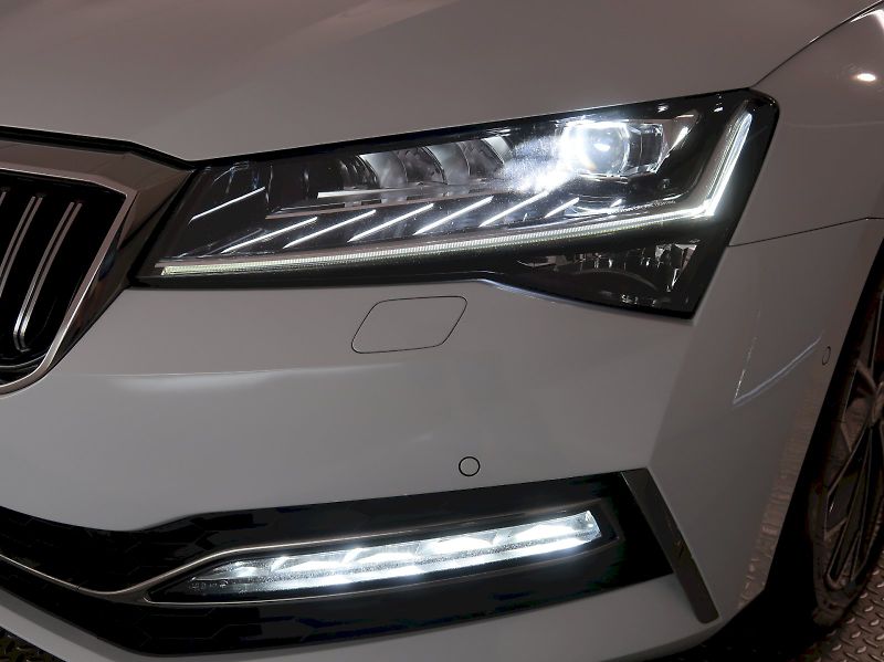 Škoda Superb (2023) L&K 2.0TSI 206KW 4x4 DSG TAŽNÉ - fotka 24 z 42