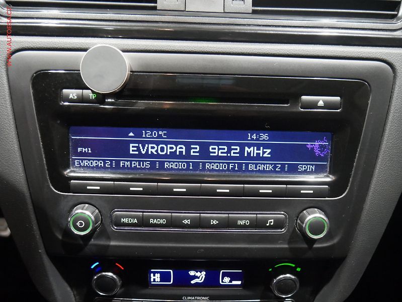 Škoda Rapid (2014) 1.2 TSI, ČR, Ambition, panor - fotka 11 z 17