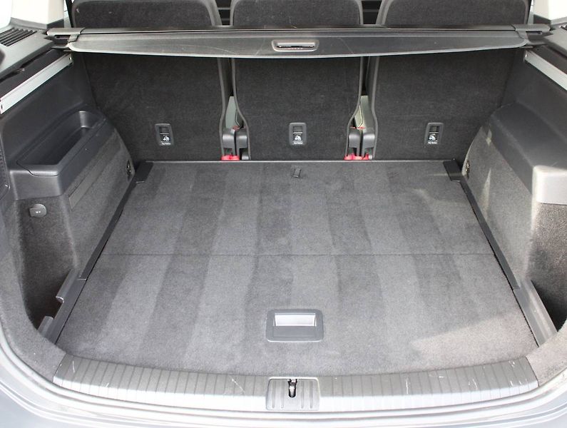 Volkswagen Touran (2023) 2.0 TDI 110kW DSG LED - fotka 31 z 34