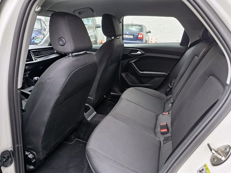 Audi A1 25TFSI černá střecha 1.maj - fotka 5 z 11