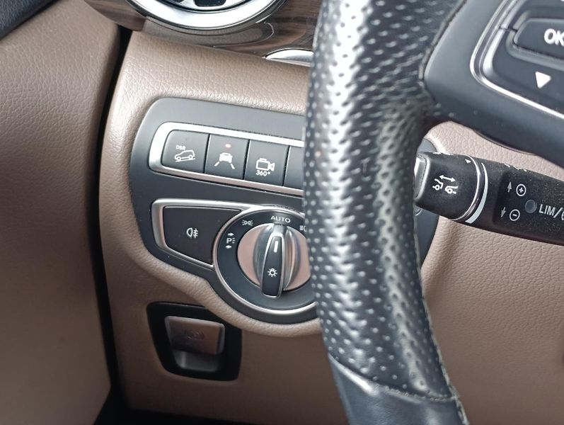Mercedes-Benz Třídy V 300d AMG 4M AVG ČR DPH - fotka 30 z 37