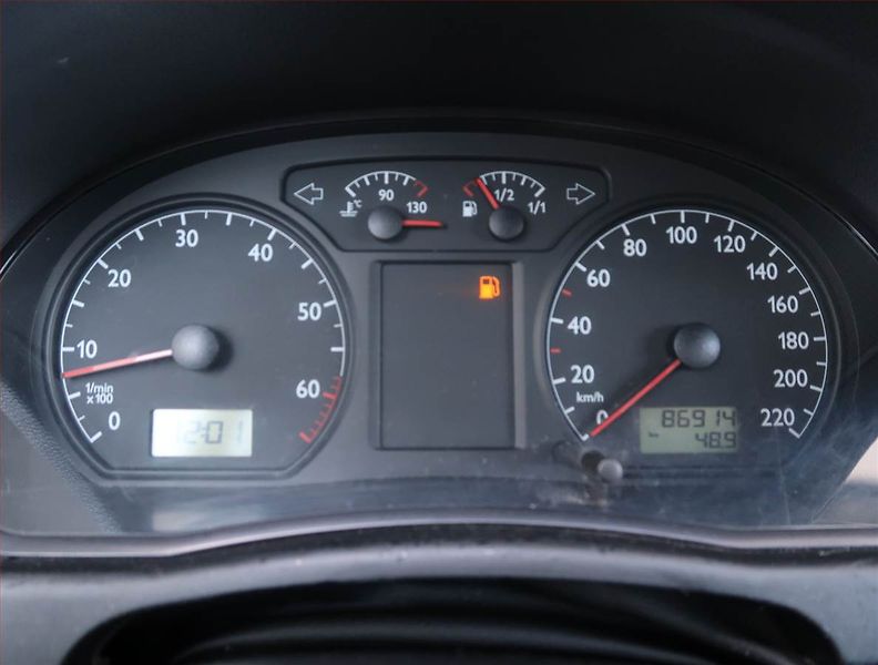 Volkswagen Polo (2003) 1.2, po STK, jezdí výborně - fotka 11 z 14