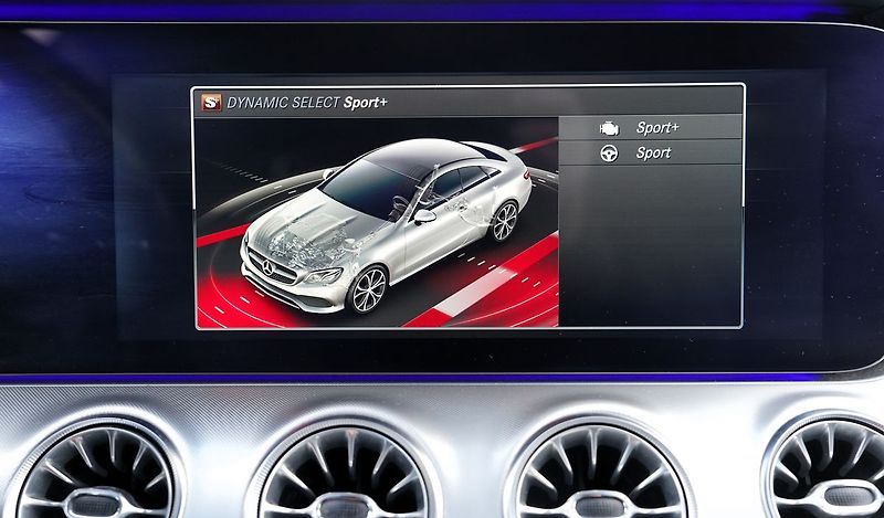 Mercedes-Benz Třídy E E 400 AMG 4Matic+,Burmester - fotka 41 z 43