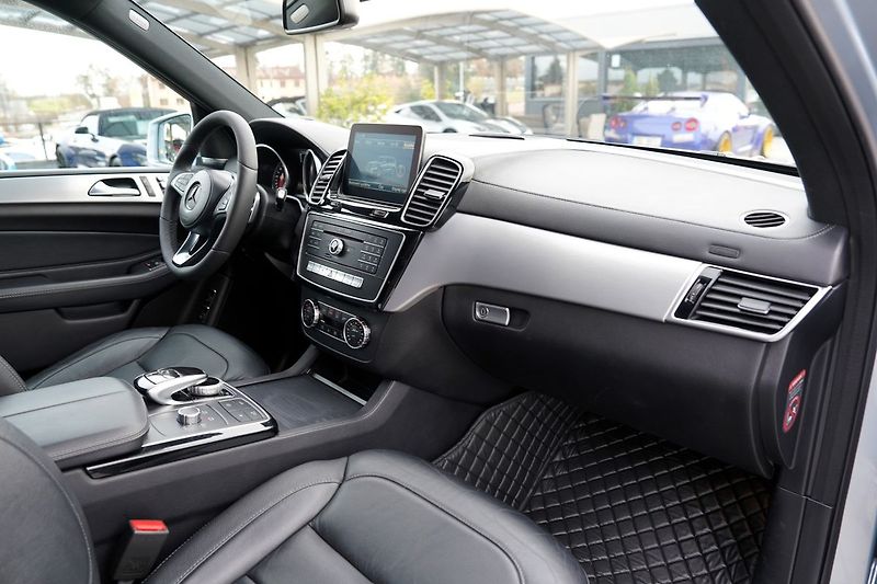 Mercedes-Benz GLS 350d 4Matic, ČR, 7 míst - fotka 31 z 50