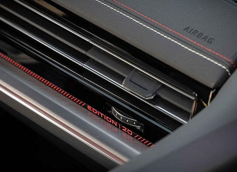 Výročí 20 let modelů Touareg a Golf R