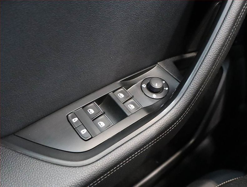 Škoda Superb (2022) Laurin&Klement 2.0 TDI - fotka 20 z 22
