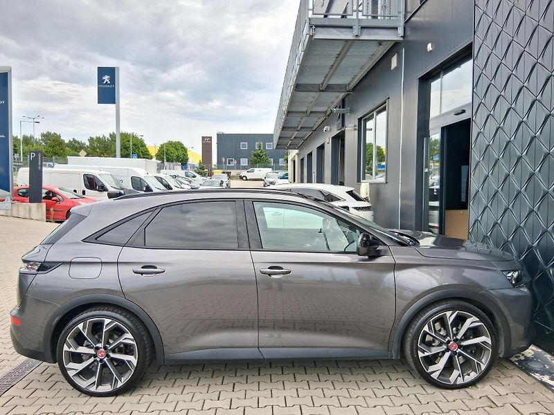 DS Automobiles DS7 Crossback PERF. LINE + E-TENSE 360K 4x4 - fotka 8 z 37