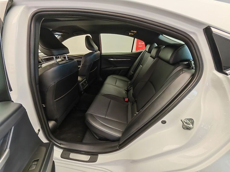 Toyota Camry Prestige - fotka 21 z 38