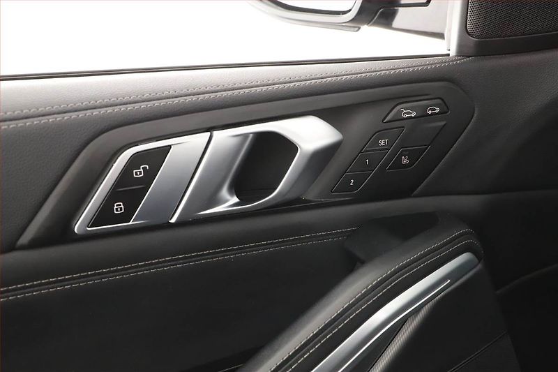 BMW X6 (2022) xDrive40i - fotka 10 z 20