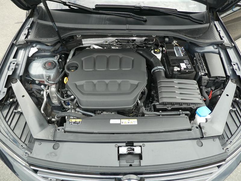 Volkswagen Passat Variant 2,0TSi 140kW R LINE automat - fotka 8 z 15