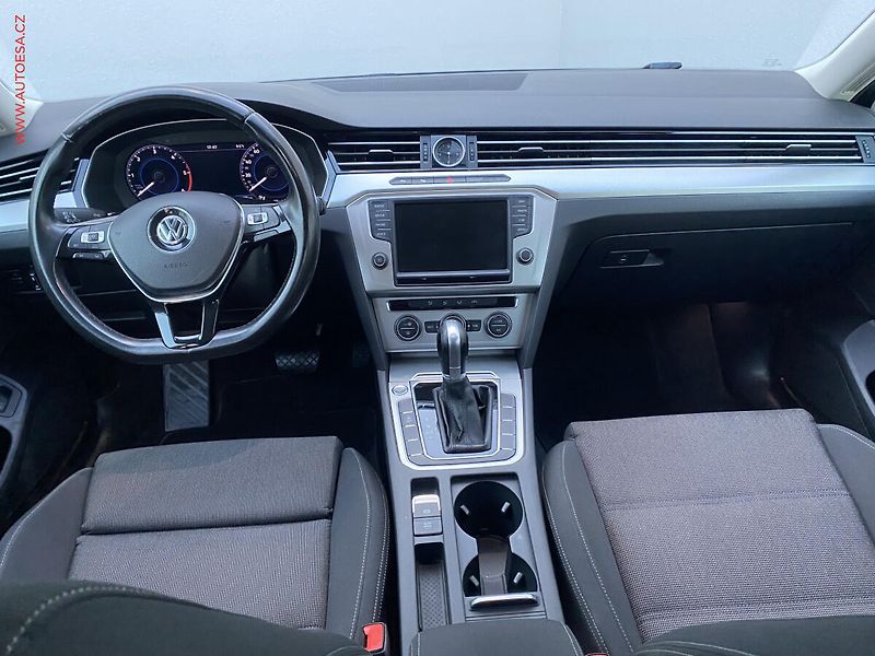 Volkswagen Passat (2017) 2.0 TDi, Comfortline, DSG - fotka 8 z 18