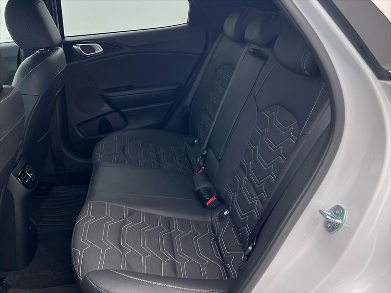 Kia XCeed 1,6 T-GDi 132kW 7DCT STEEL EDI - fotka 13 z 26