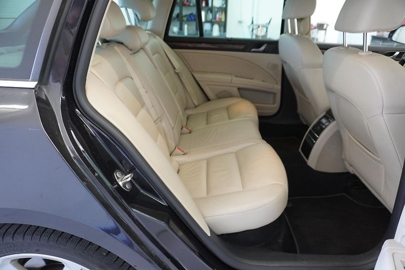 Škoda Superb 3.6 V6 191kW 4x4 REZERVACE - fotka 26 z 36